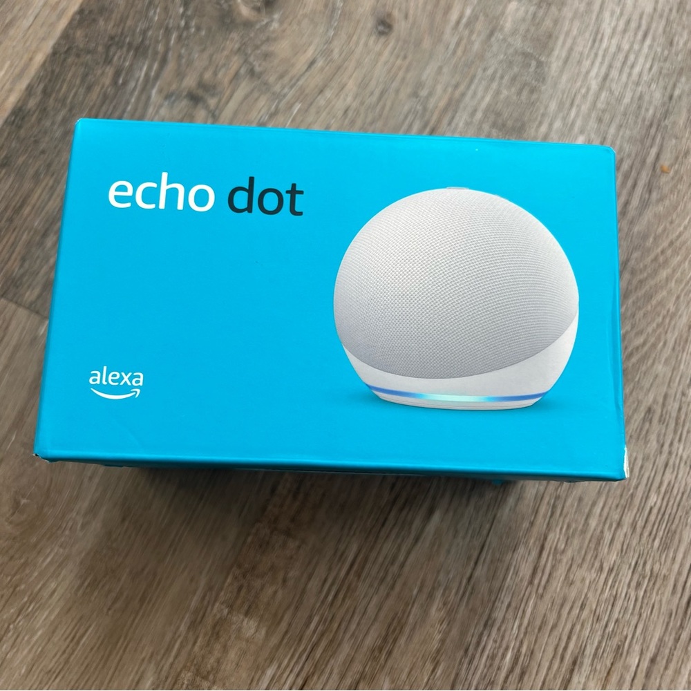 NWT Amazon Echo Dot 4th Generation